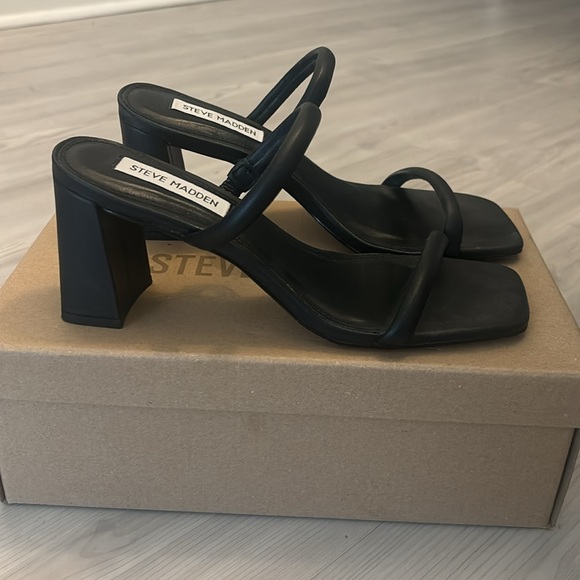 Steve Madden Lilah Sandals - Picture 2 of 3